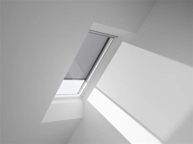 screenova-roleta-velux-solarnym-dialkovym-ovladanim-3.jpg